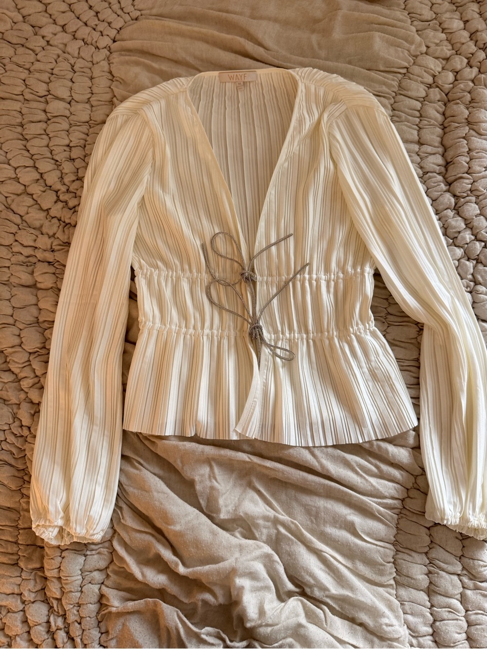 WAYF Long Sleeve Light-Weight V-neck top Sz Medium